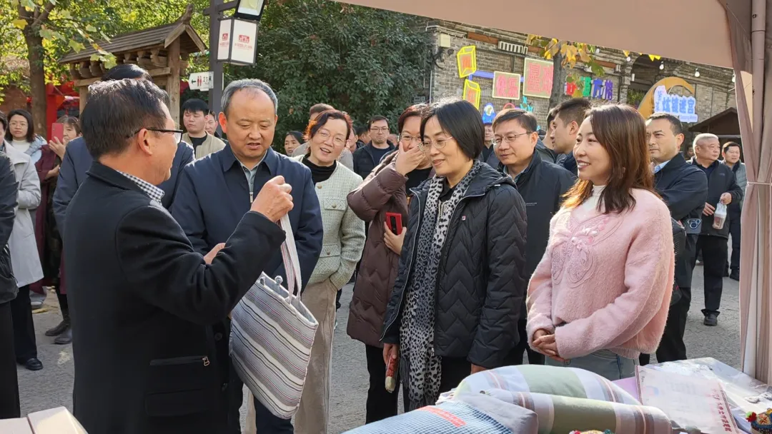 【活動資訊】非遺匠心綻芳華 土布傳韻展新姿｜上蔡劉氏純樸老土布亮相2025河南省“鄉(xiāng)村好物展”