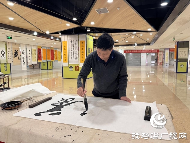 墨香潤(rùn)萬(wàn)家：五福書畫院讓藝術(shù)走進(jìn)市民生活