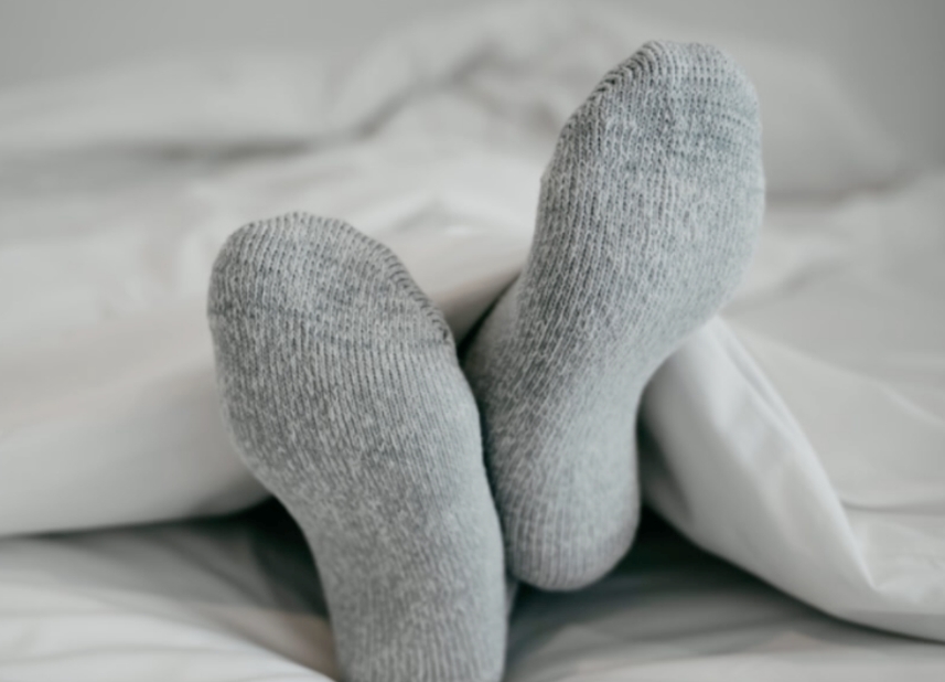 為什么醫(yī)生勸你冬天穿襪子睡覺？這些好處讓人意想不到