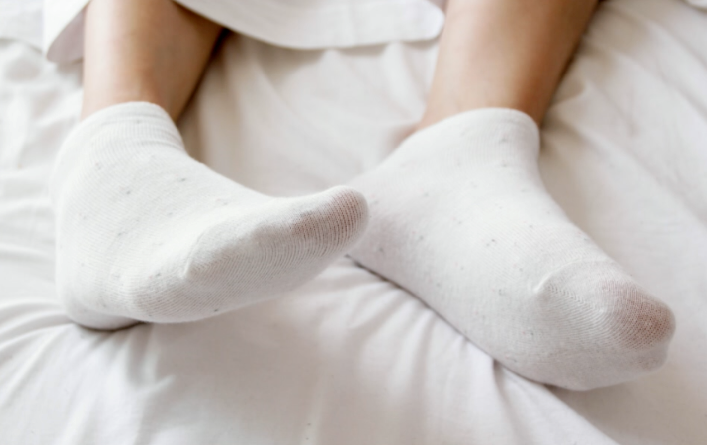 為什么醫(yī)生勸你冬天穿襪子睡覺？這些好處讓人意想不到