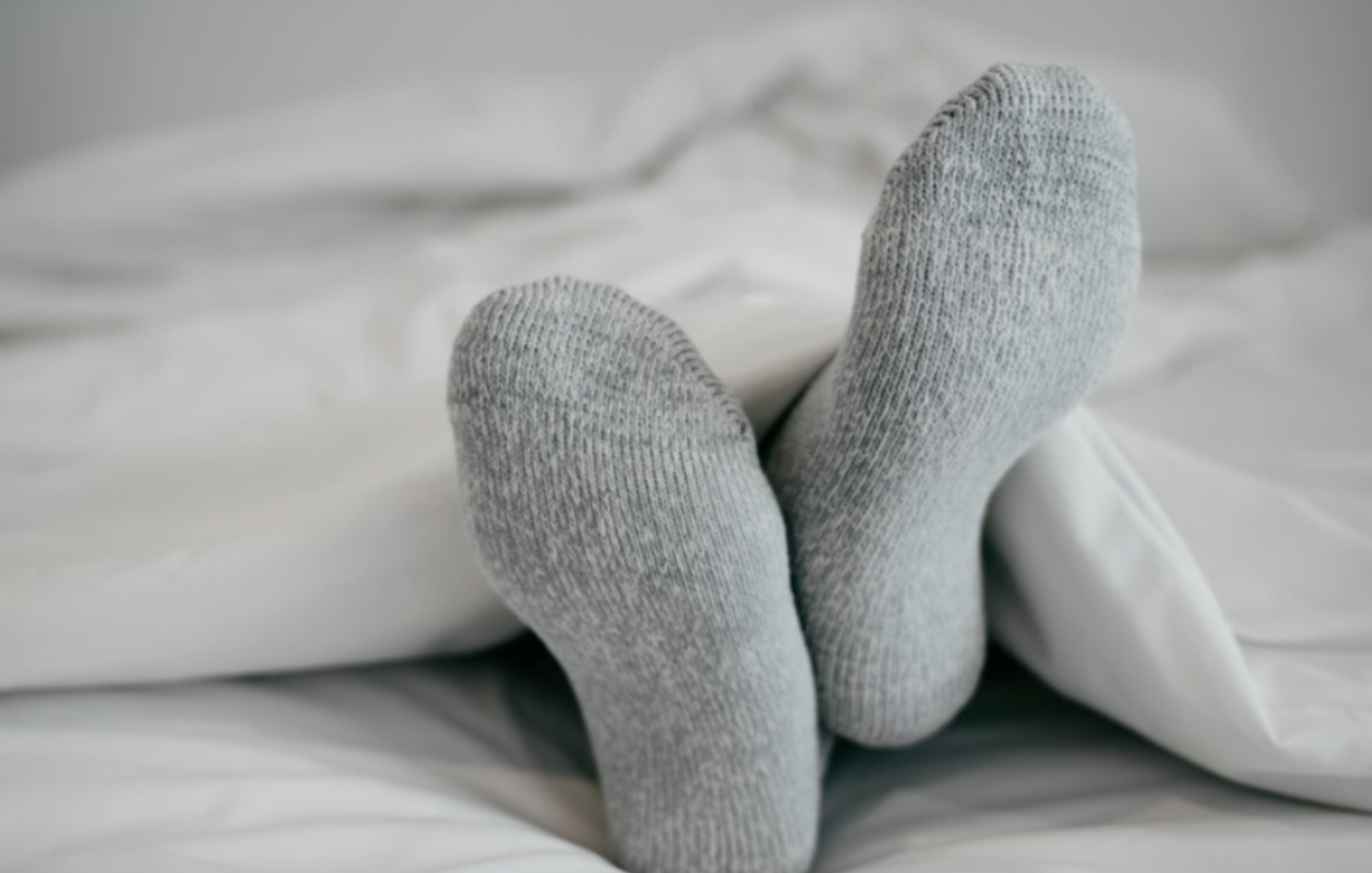為什么醫(yī)生勸你冬天穿襪子睡覺？這些好處讓人意想不到