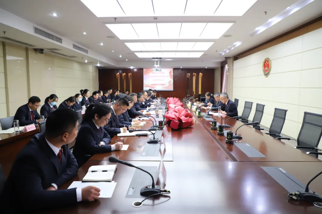 市檢察院舉行全市檢察機(jī)關(guān)先進(jìn)典型代表座談會(huì)