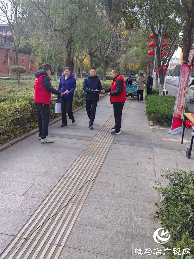 弘揚(yáng)憲法精神 護(hù)航幸福生活&mdash;開(kāi)源辦事處憲法宣傳日開(kāi)展憲法宣傳活動(dòng)