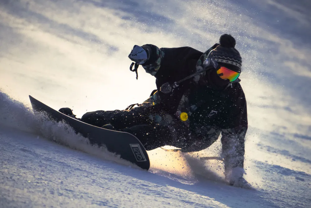 各大滑雪場(chǎng)陸續(xù)開(kāi)板 冰雪經(jīng)濟(jì)持續(xù)升溫