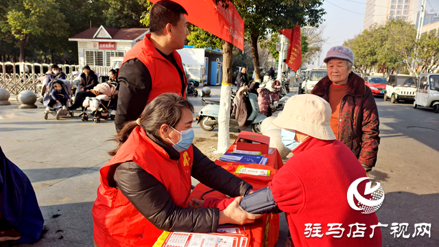 駐馬店雷鋒車隊(duì)開展“匯聚志愿力量 共建美好社會”主題活動
