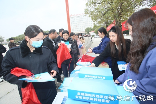 高新區(qū)舉辦“12?4”國(guó)家憲法日宣傳活動(dòng)