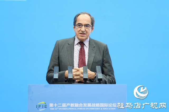 第十二屆產(chǎn)教融合發(fā)展戰(zhàn)略國際論壇主場(chǎng)報(bào)告在黃淮學(xué)院舉行