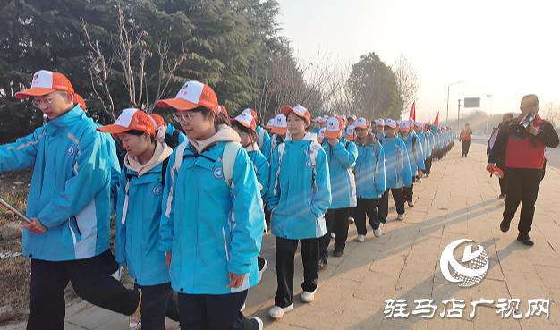 駐馬店市第四中學(xué)開展&ldquo;徒步鄉(xiāng)野 探秘農(nóng)耕，感悟成長&rdquo;研學(xué)活動