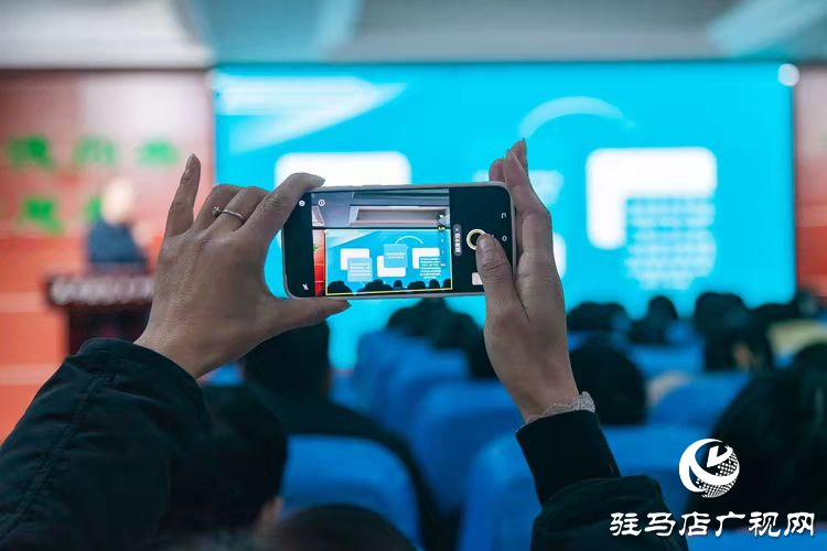  以科學思維之翼 馭高效課堂之舟——西平縣第五中學第七期“晨光大講堂”如期舉行