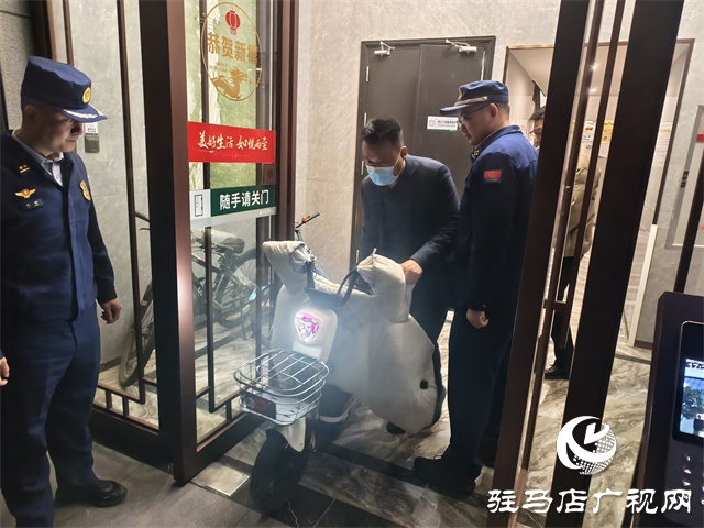  示范區(qū)消防救援大隊(duì)聯(lián)合多部門(mén)開(kāi)展高層住宅小區(qū)消防安全集中夜查行動(dòng)