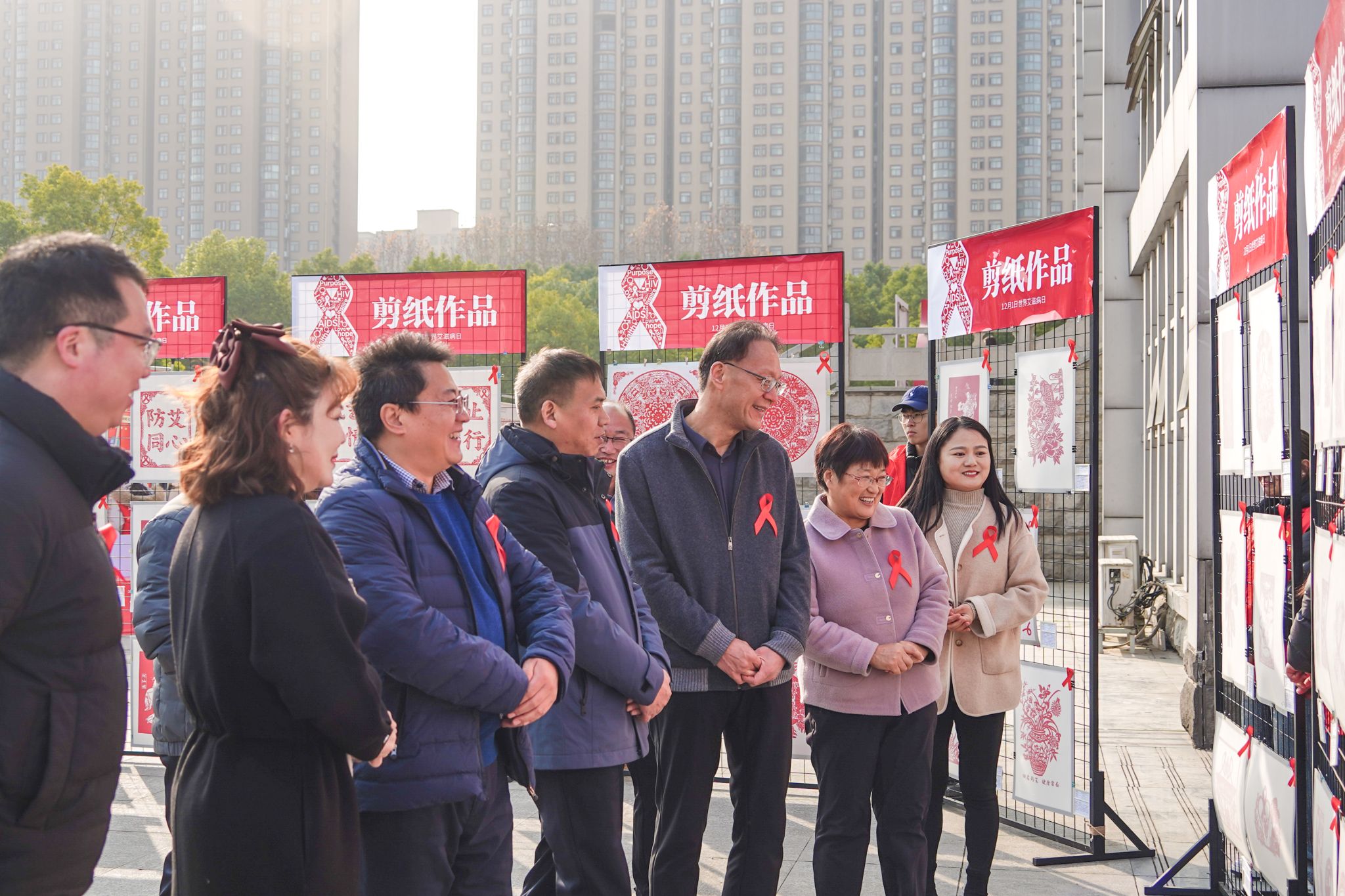 駐馬店職業(yè)技術(shù)學(xué)院成功舉辦&ldquo;筆墨傳情，艾止于行&rdquo;防艾書畫剪紙作品大賽