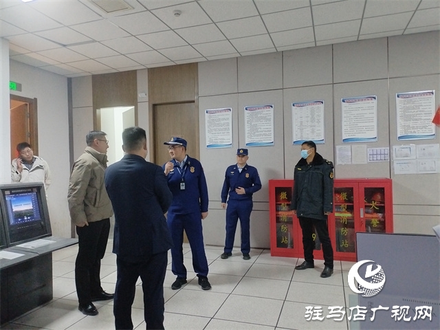  示范區(qū)消防救援大隊(duì)聯(lián)合多部門(mén)開(kāi)展高層住宅小區(qū)消防安全集中夜查行動(dòng)