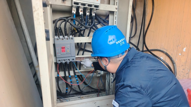 國網(wǎng)新蔡縣供電公司：電力暖冬護“夕陽” 情系敬老院保供電