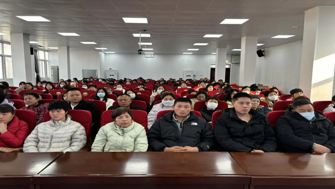 駐馬店市第十小學(xué)開展第二十六期家長心理健康公益講座