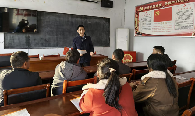 駐馬店經(jīng)濟(jì)開發(fā)區(qū)關(guān)王廟鄉(xiāng)：憲法宣傳進(jìn)鄉(xiāng)村 送法上門暖人心