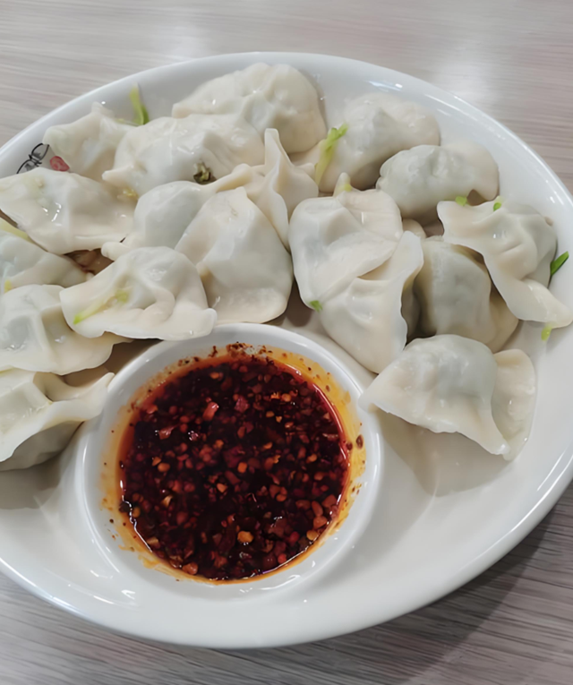 冬季熱食消費(fèi)：火鍋與手工水餃成駐馬店“暖經(jīng)濟(jì)”代表