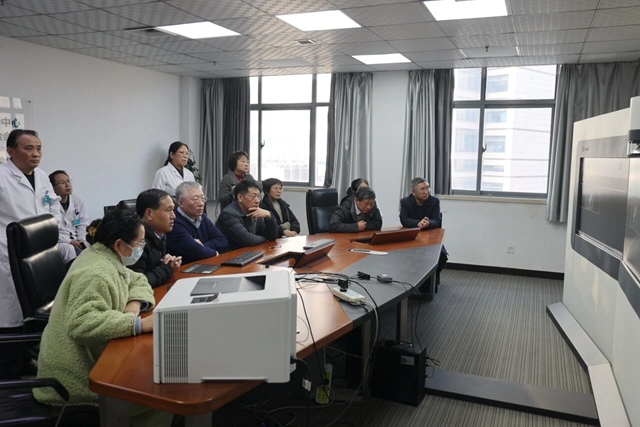 中國醫(yī)學(xué)科學(xué)院腫瘤醫(yī)院專家團隊蒞臨市中心醫(yī)院開展胸部腫瘤MDT聯(lián)合會診