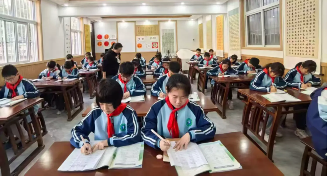  駐馬店市第三小學(xué)英語素養(yǎng)系列活動之書法比賽