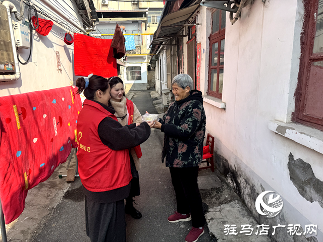 確山縣盤龍街道生產(chǎn)街社區(qū)開展 &ldquo;情暖冬至，餃香鄰里&rdquo;主題活動