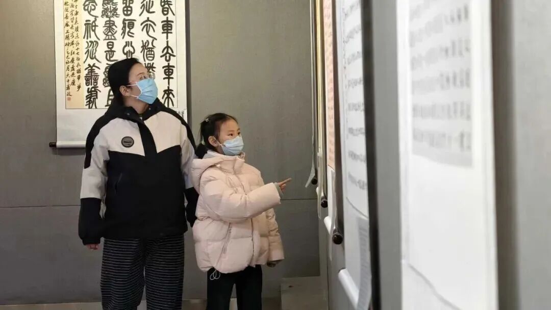 筆耕終有獲！“相期與來”駐馬店職工書法展開幕，墨香里藏著匠心與熱愛