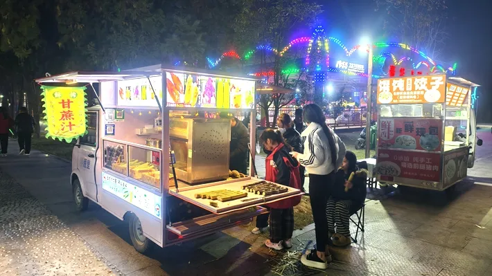 縣區(qū)動態(tài) | 1955文化創(chuàng)意園廟會熱鬧非凡