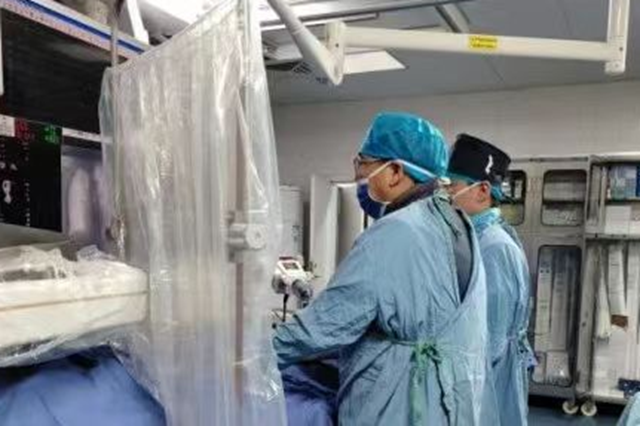 錦旗背后的醫(yī)者仁心：一場手術(shù)、一份信任、一個家庭的希望