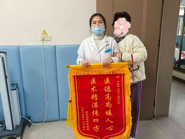 兩年康復(fù)路，龍鳳胎萌寶重獲“金嗓子”