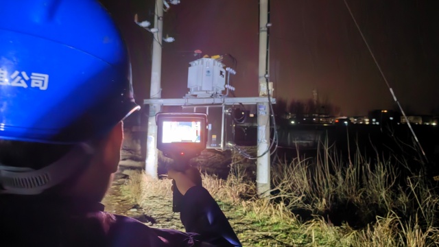 國(guó)網(wǎng)泌陽(yáng)縣供電公司：夜間測(cè)溫保供電 寒冬守護(hù)“不打烊”
