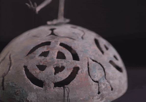 文博日歷丨如何用青銅做出輕盈感？古人用幾根線說明白了