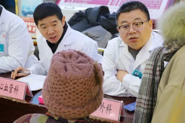 “聚焦織網(wǎng) 同質(zhì)發(fā)展”駐馬店市中心醫(yī)院專家團(tuán)走進(jìn)平輿縣中醫(yī)院