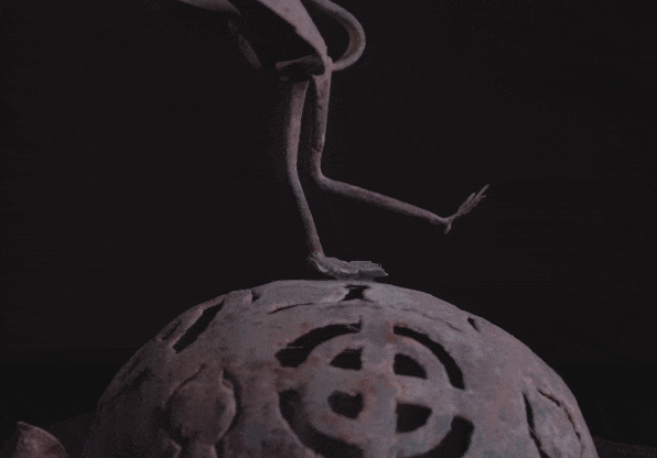 文博日歷丨如何用青銅做出輕盈感？古人用幾根線說明白了