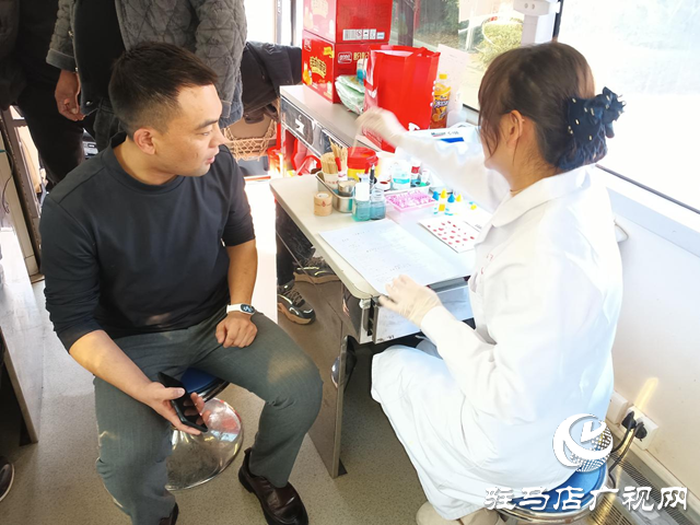 驛城區(qū)水屯鎮(zhèn)：為愛挽袖 點亮生命之光