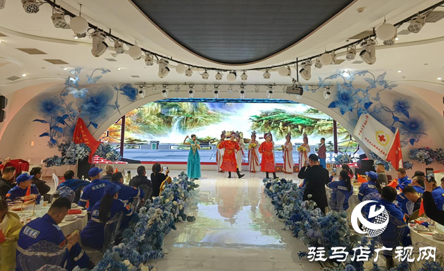 駐馬店市紅十字蛟龍水上義務(wù)搜救隊(duì)舉辦慶元旦文藝演出
