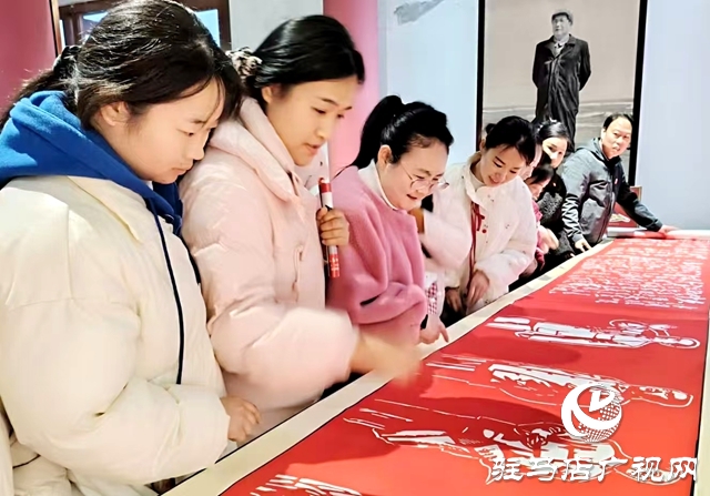 確山紅色記憶館：一刀一剪憶崢嶸 56米長(zhǎng)卷敬偉人