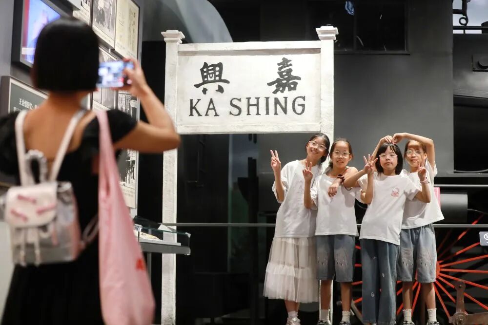 加快建設(shè)文化強(qiáng)國(guó)