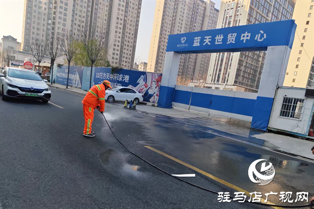  示范區(qū)城管局全面做好冬季環(huán)衛(wèi)保潔工作