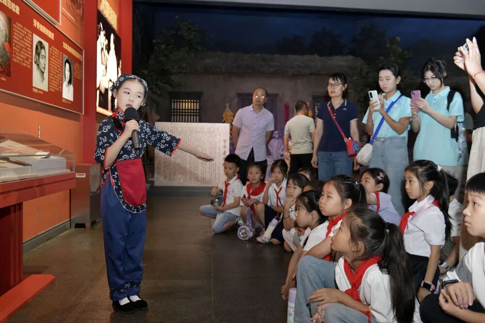 加快建設(shè)文化強(qiáng)國(guó)