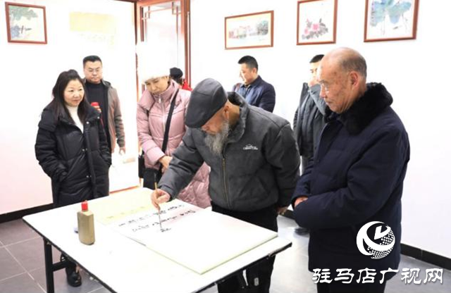 王勝利書畫小品展在駐馬店皇家驛站開展