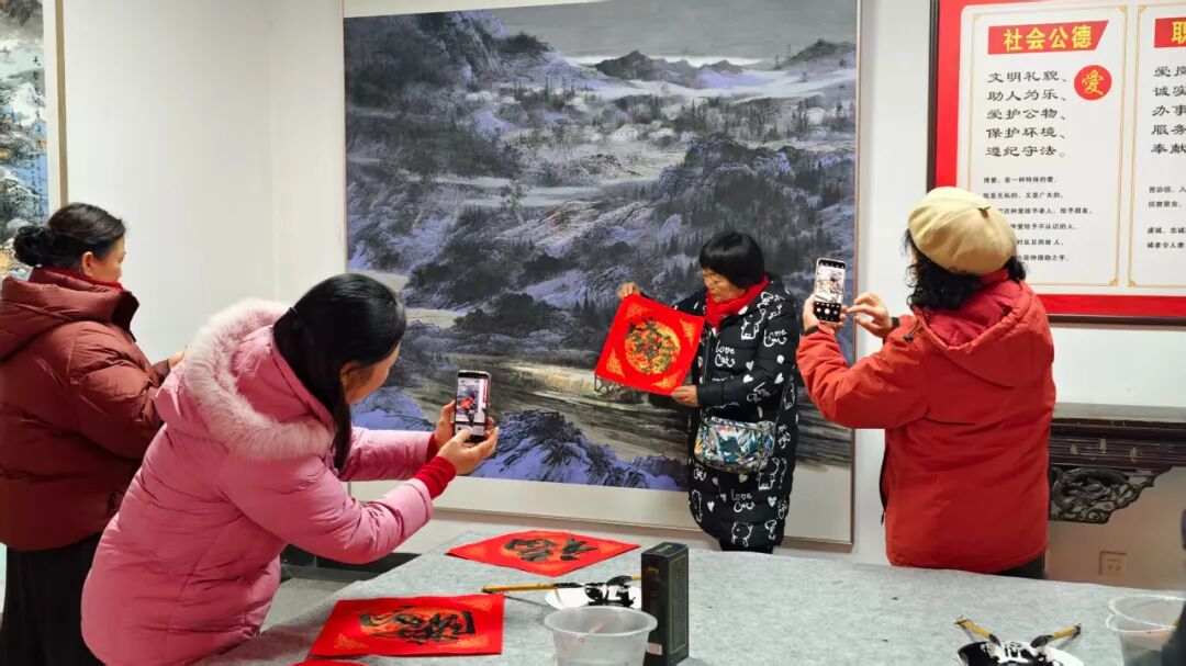 【展訊】今日開展！ “筆啟新程?紙繪華年”2026年駐馬店市迎元旦書畫作品展邀您參觀！