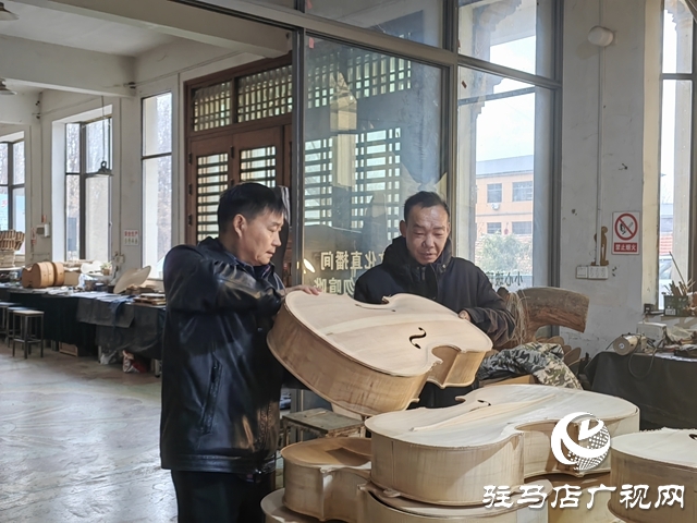 王金堂：從漂泊琴師到&ldquo;產(chǎn)業(yè)鄉(xiāng)賢&rdquo; 讓世界聽(tīng)見(jiàn)確山