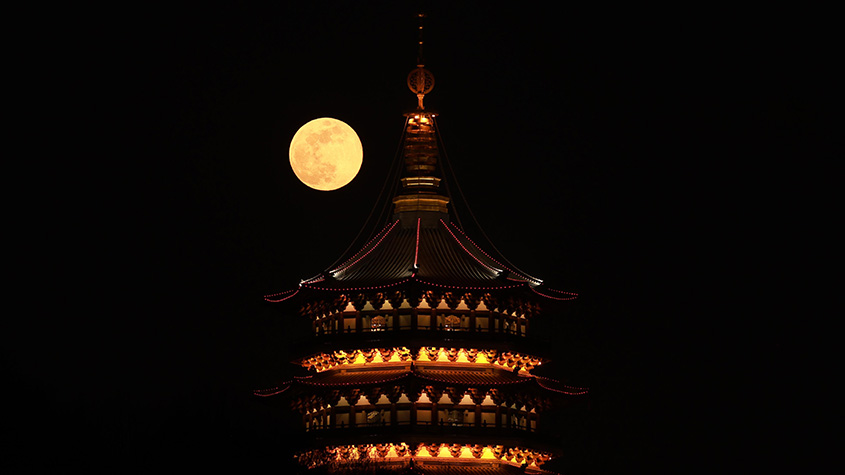 2026年首個“超級月亮”現(xiàn)身蒼穹