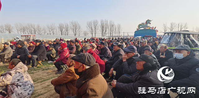 駐馬店農(nóng)村大集：好戲連臺(tái)游樂(lè)忙 煙火氣里迎新年