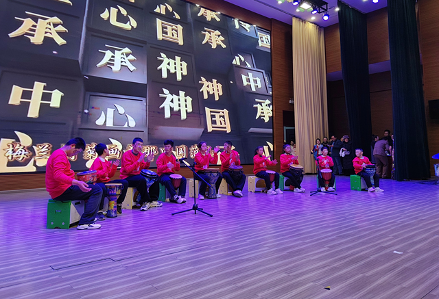 驛城區(qū)：同心筑夢(mèng)搭建藝術(shù)舞臺(tái) 新年音樂會(huì)溫暖童心