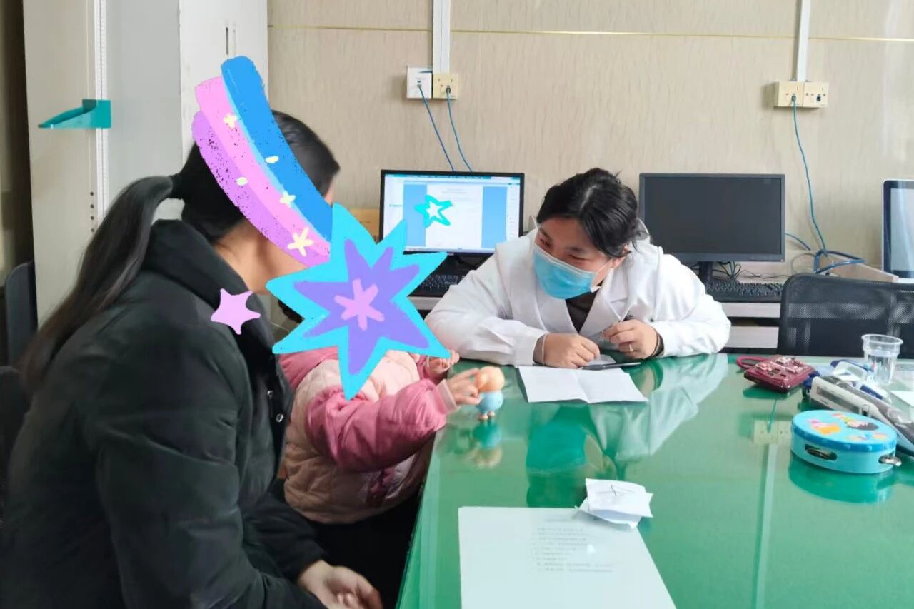 省級專家面對面 守護兒童&ldquo;零距離&rdquo;&mdash;&mdash;河南省兒童醫(yī)院專家走進駐馬店市第一人民醫(yī)院開展義診活動