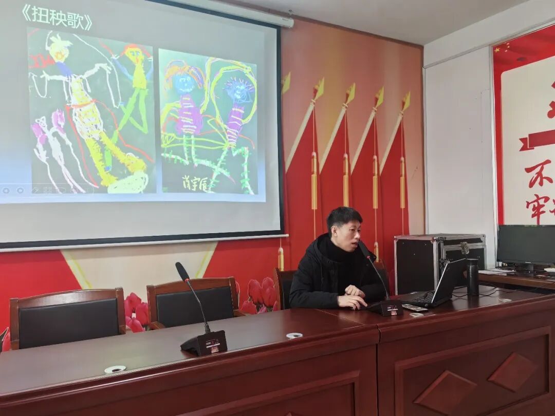 “玩”轉(zhuǎn)藝術(shù)之趣 “美”育童年之心