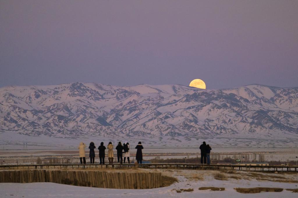 2026&ldquo;星空劇場(chǎng)&rdquo;拉開(kāi)帷幕：超級(jí)月亮與流星雨共繪新年&ldquo;浪漫&rdquo;夜