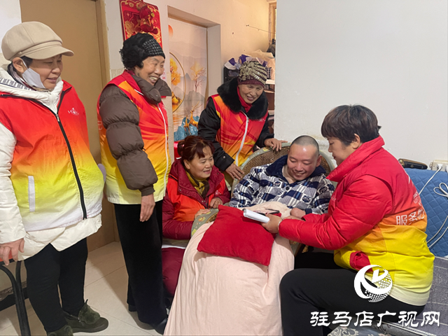 天中義工開展“幸福來(lái)敲門”活動(dòng) 溫暖空巢老人與殘疾人