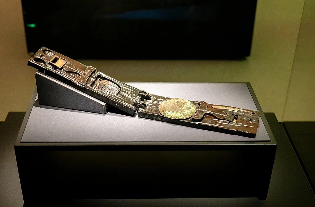 設(shè)計(jì)合理、攜帶方便 這就是戰(zhàn)國(guó)便攜“梳妝盒”