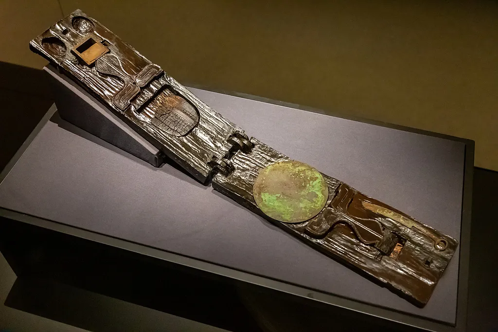 設(shè)計(jì)合理、攜帶方便 這就是戰(zhàn)國(guó)便攜“梳妝盒”