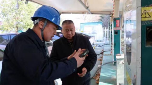 國網(wǎng)駐馬店供電公司：暖心電力服務(wù)護(hù)航返鄉(xiāng)潮